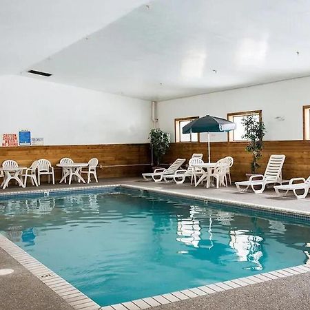 Norwood Inn And Suites - Minneapolis-St Paul Roseville Bagian luar foto