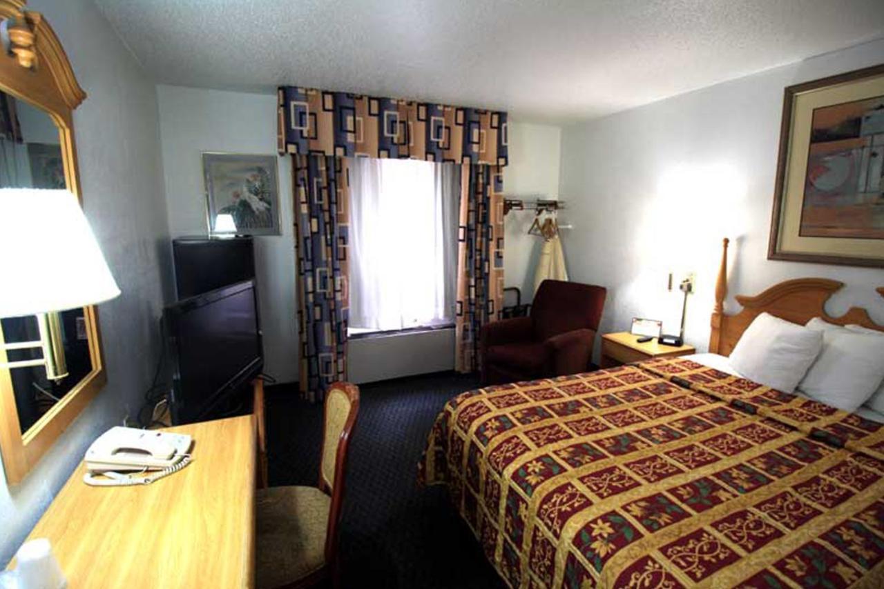 Norwood Inn And Suites - Minneapolis-St Paul Roseville Bagian luar foto