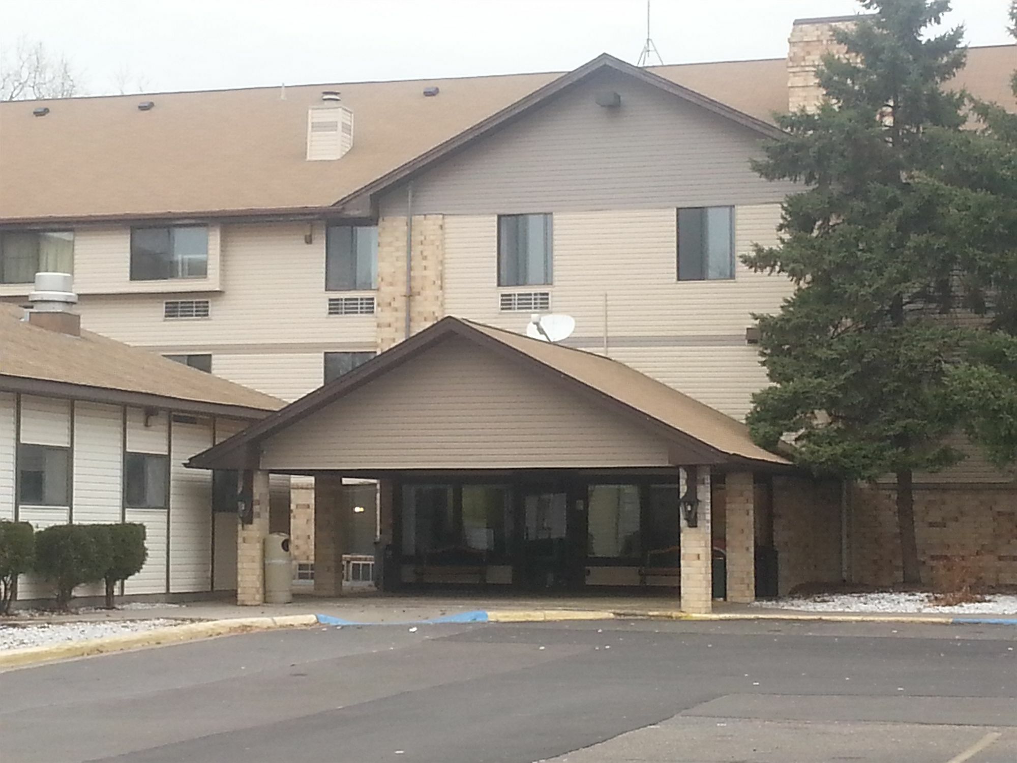 Norwood Inn And Suites - Minneapolis-St Paul Roseville Bagian luar foto