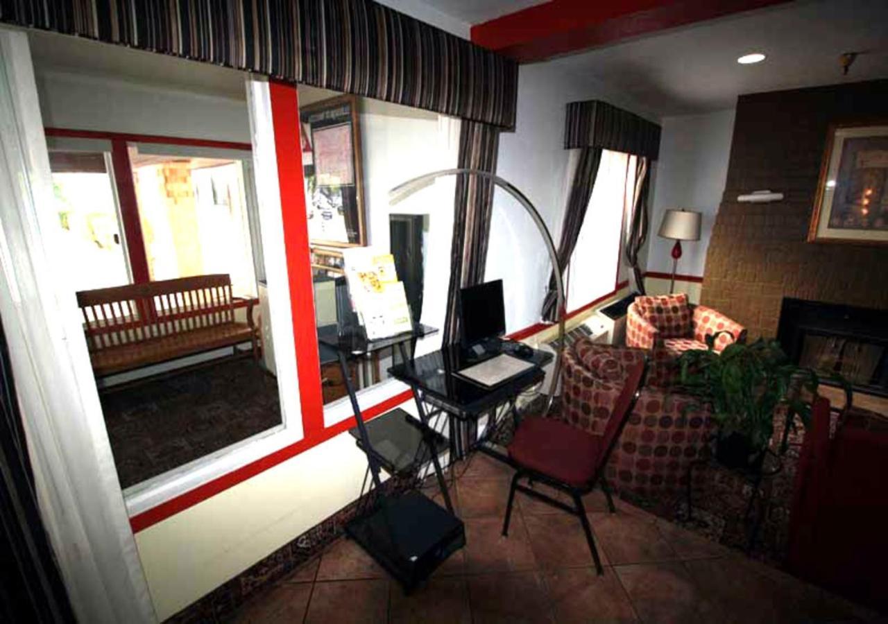 Norwood Inn And Suites - Minneapolis-St Paul Roseville Bagian luar foto