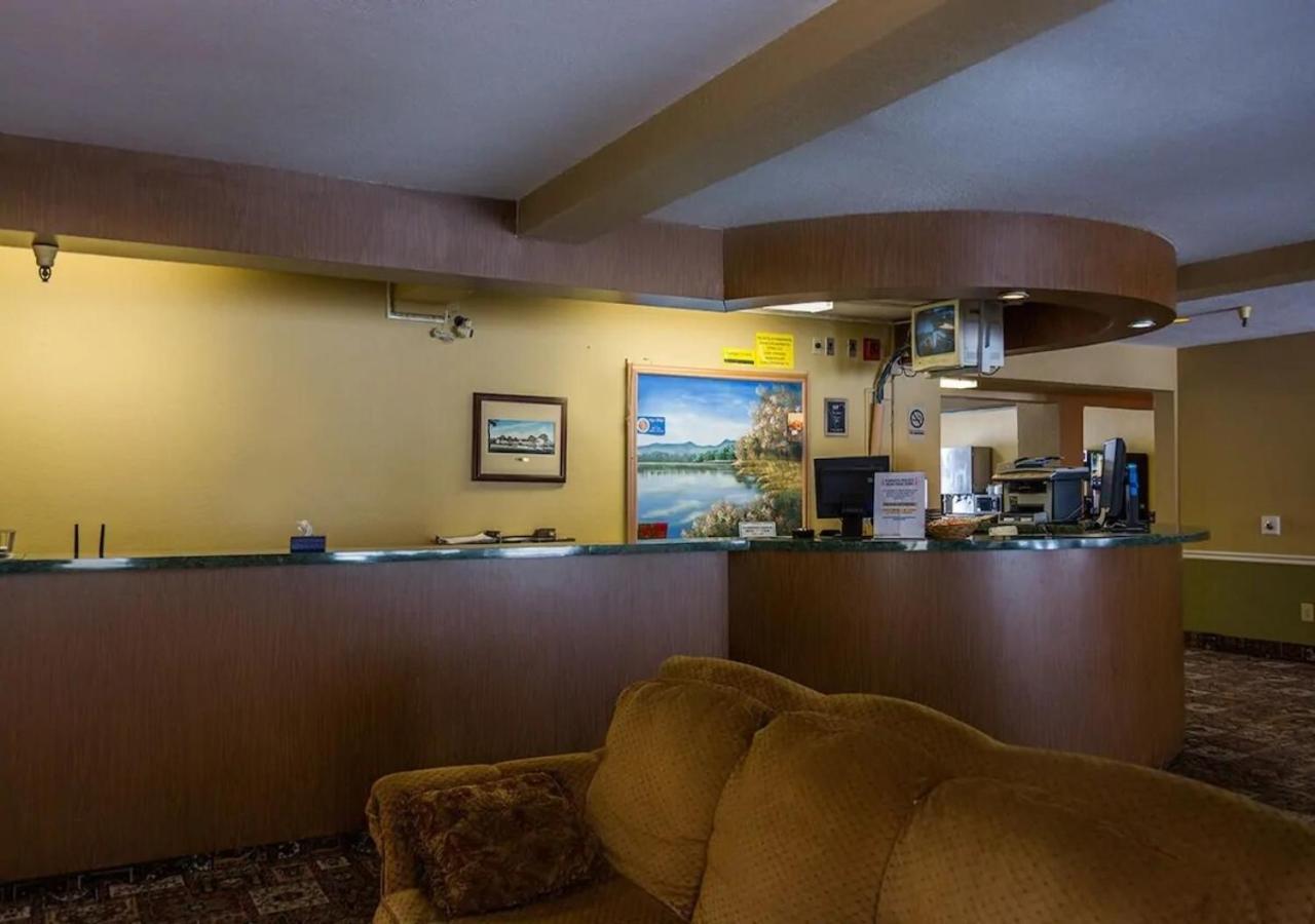 Norwood Inn And Suites - Minneapolis-St Paul Roseville Bagian luar foto