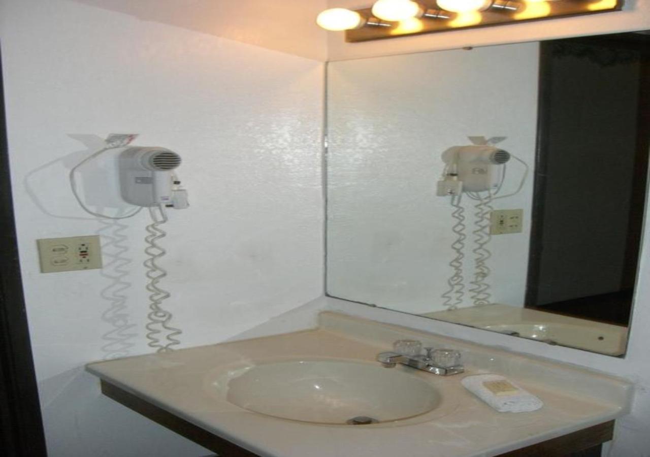 Norwood Inn And Suites - Minneapolis-St Paul Roseville Bagian luar foto